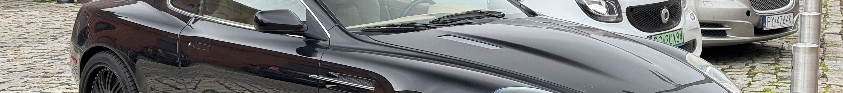 Aston Martin DB9