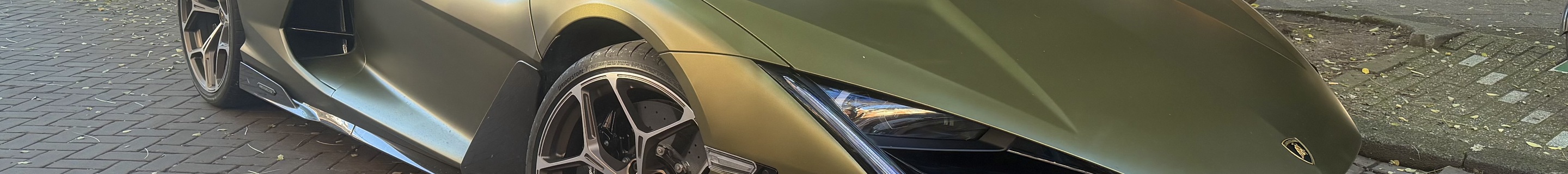 Lamborghini Revuelto