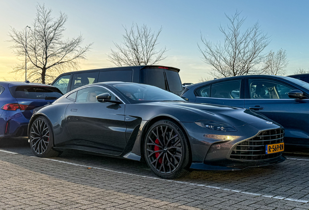 Aston Martin V12 Vantage 2023