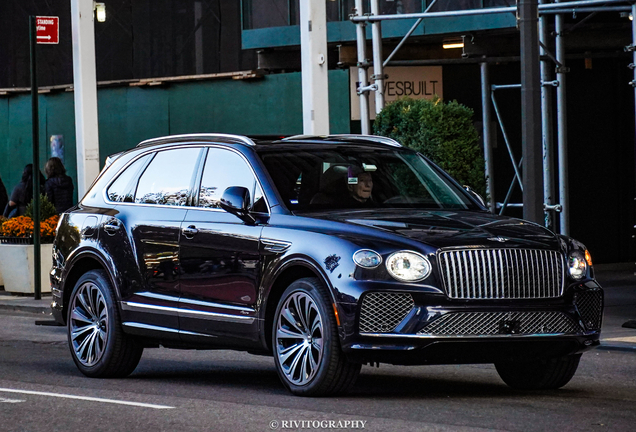 Bentley Bentayga Azure 2024