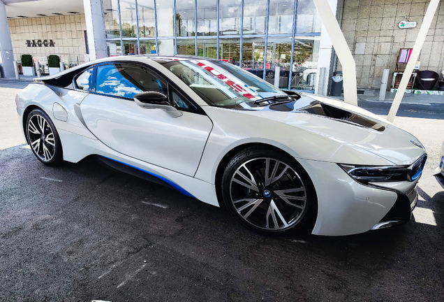 BMW i8