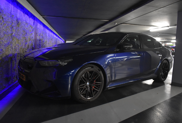 BMW M5 G90