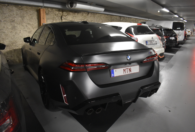 BMW M5 G90