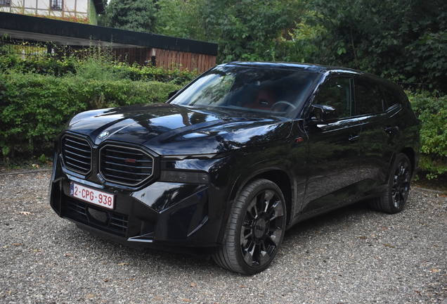 BMW XM G09 Label Red