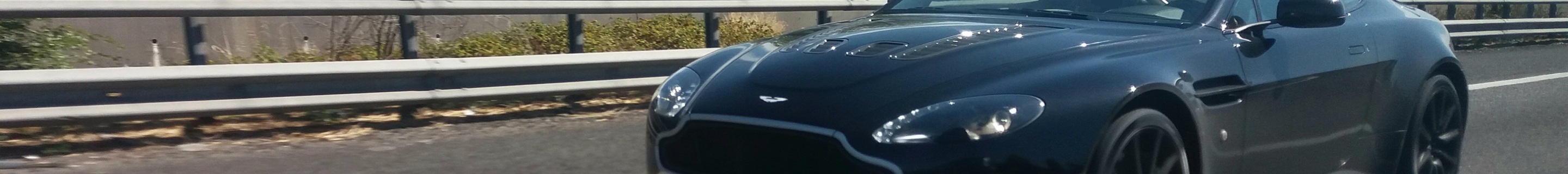 Aston Martin V12 Vantage S