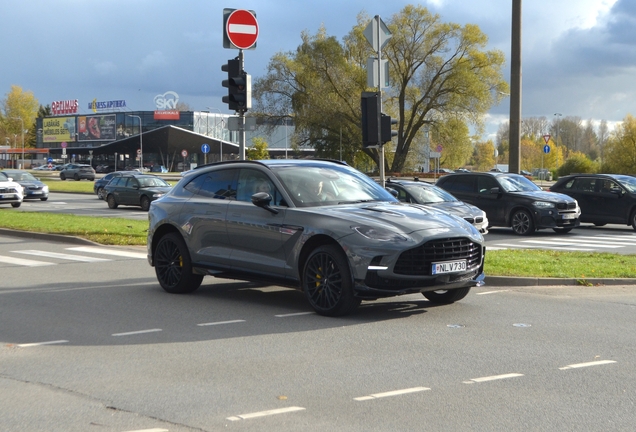 Aston Martin DBX707