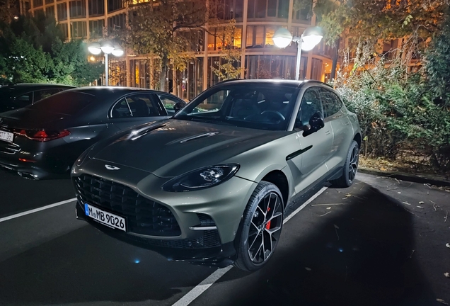 Aston Martin DBX707
