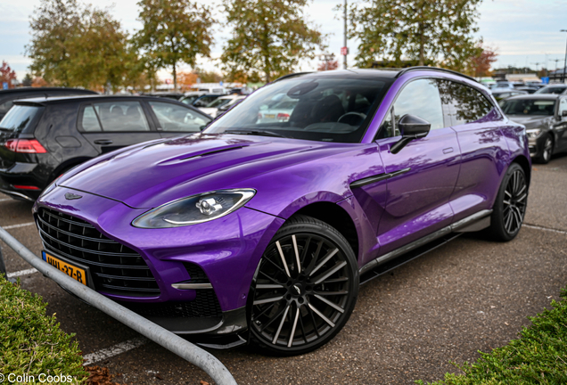 Aston Martin DBX707