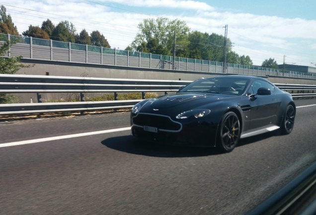 Aston Martin V12 Vantage S