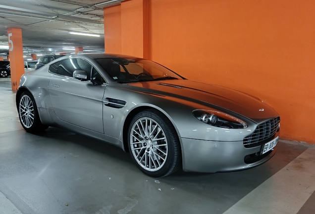 Aston Martin V8 Vantage