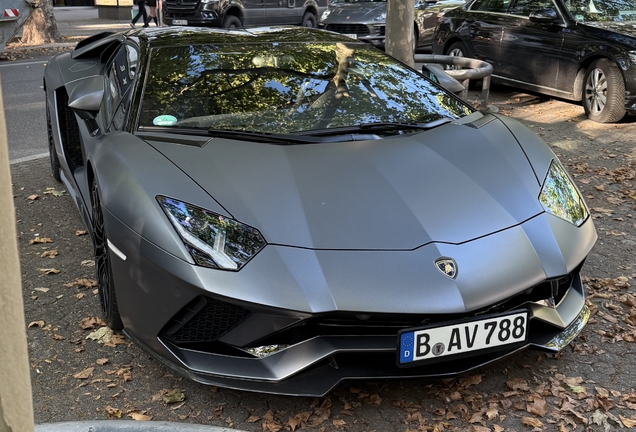 Lamborghini Aventador S LP740-4 Roadster