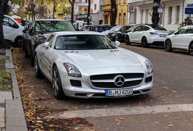 Mercedes-Benz SLS AMG