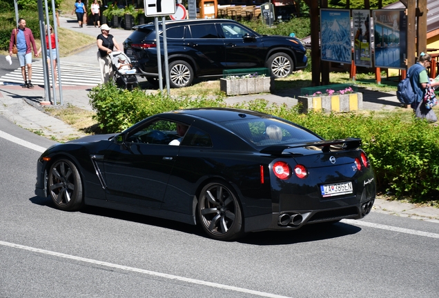 Nissan GT-R