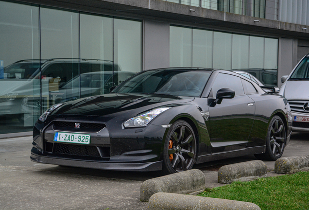 Nissan GT-R