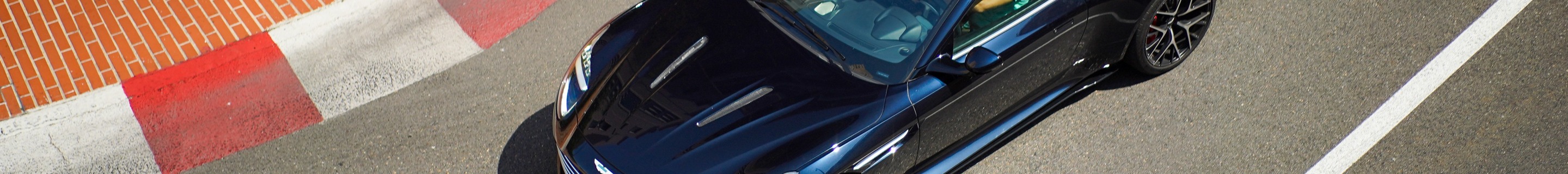 Aston Martin DB12 Volante