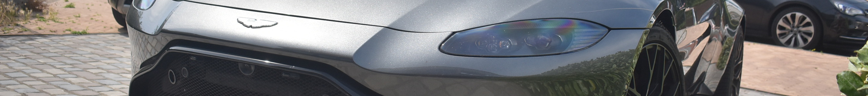 Aston Martin V8 Vantage 2018