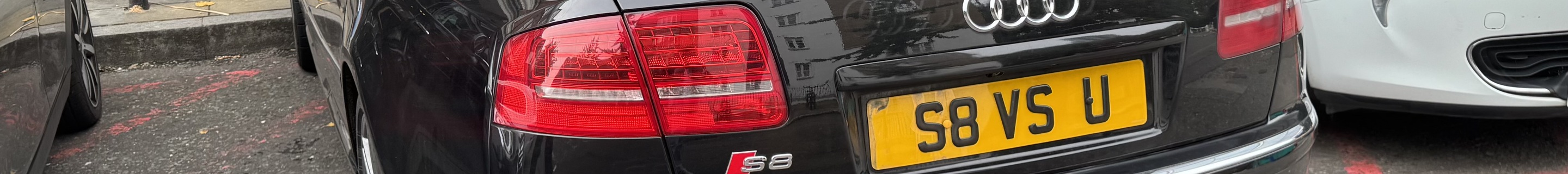 Audi S8 D3