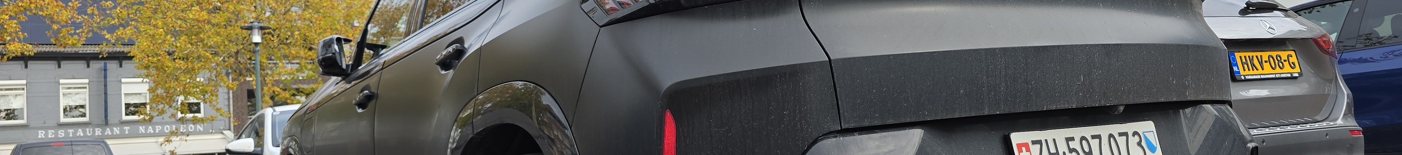 BMW XM G09 Label Red