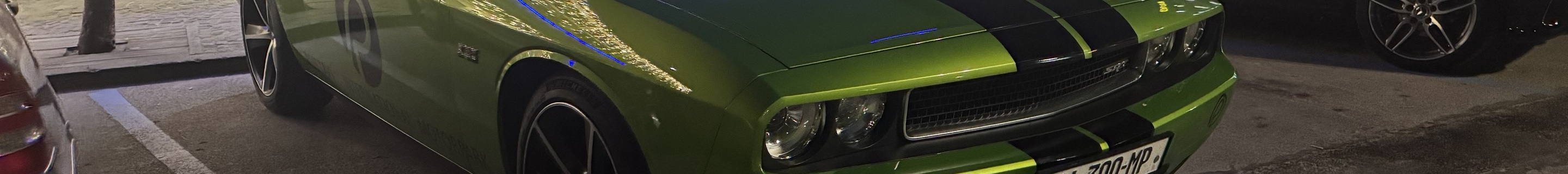 Dodge Challenger SRT-8 392