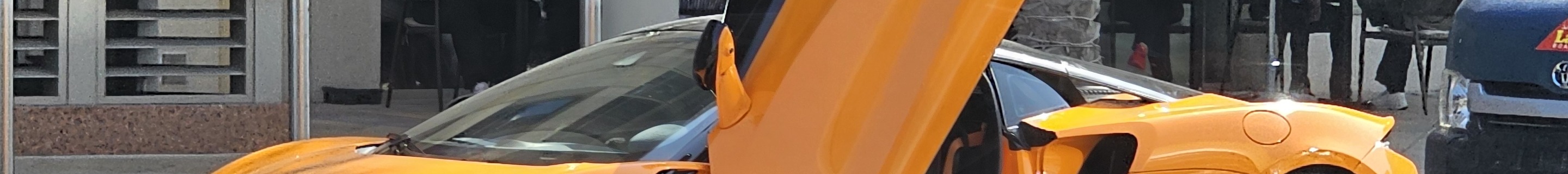 McLaren Artura Spider