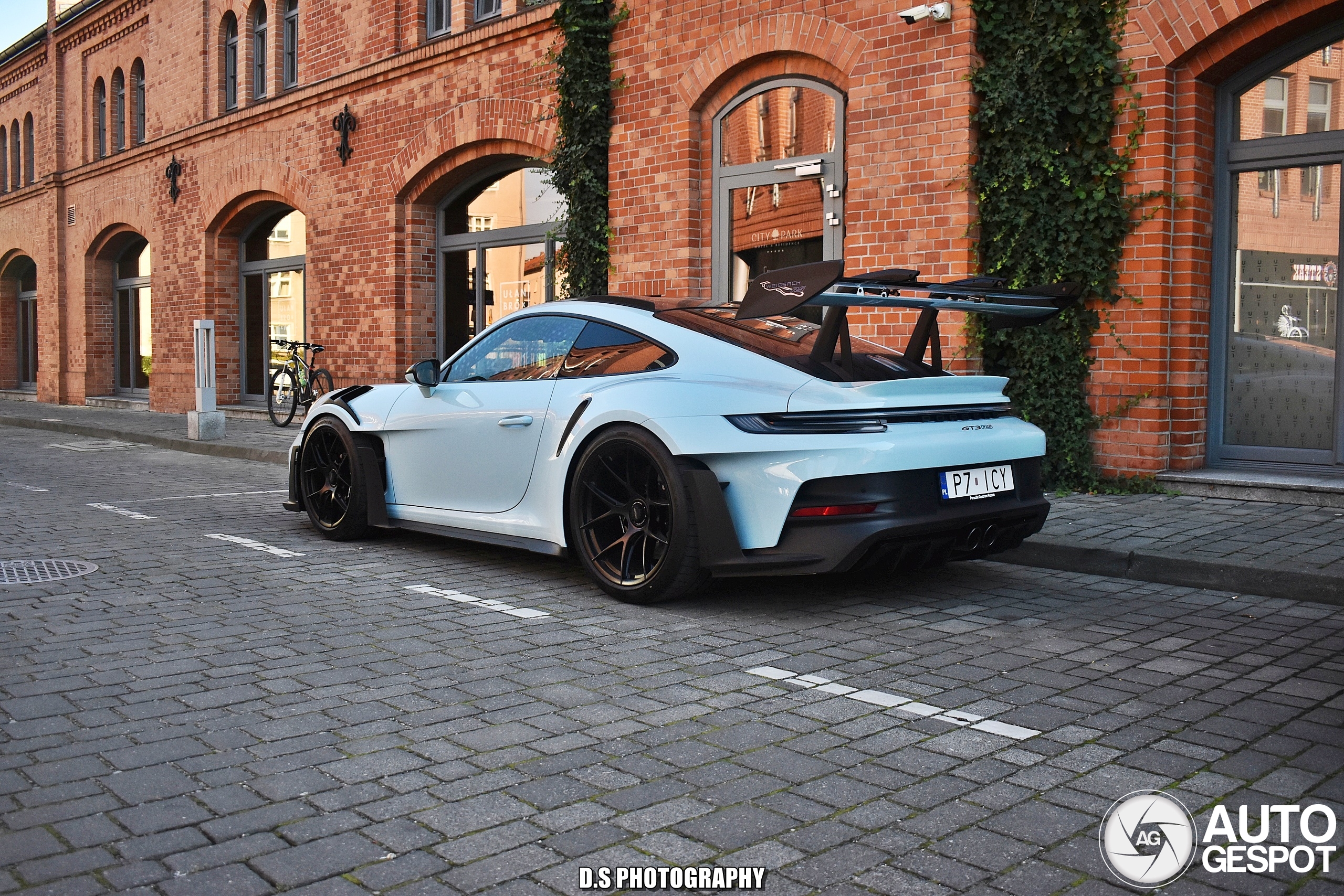 Porsche 992 GT3 RS MkI Weissach Package