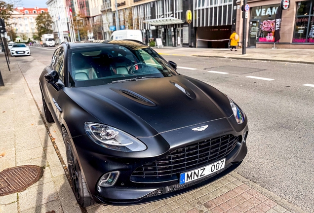 Aston Martin DBX