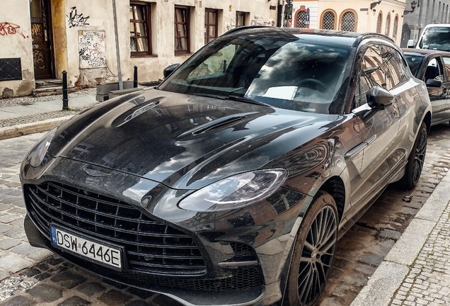 Aston Martin DBX707
