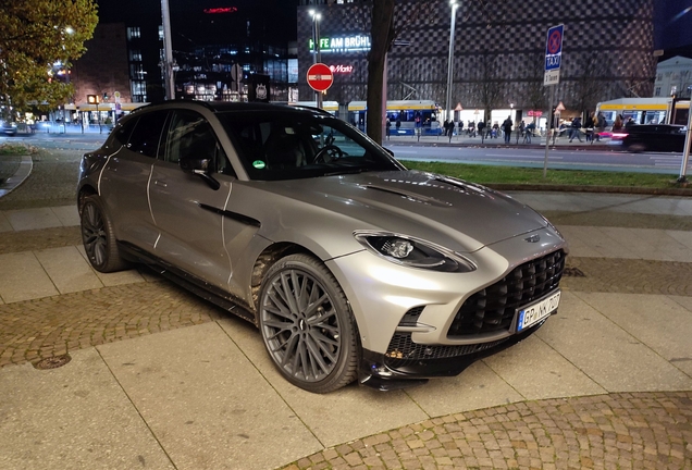Aston Martin DBX707