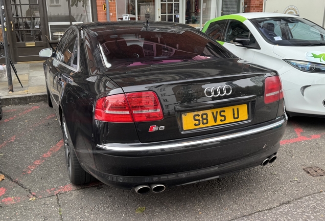 Audi S8 D3