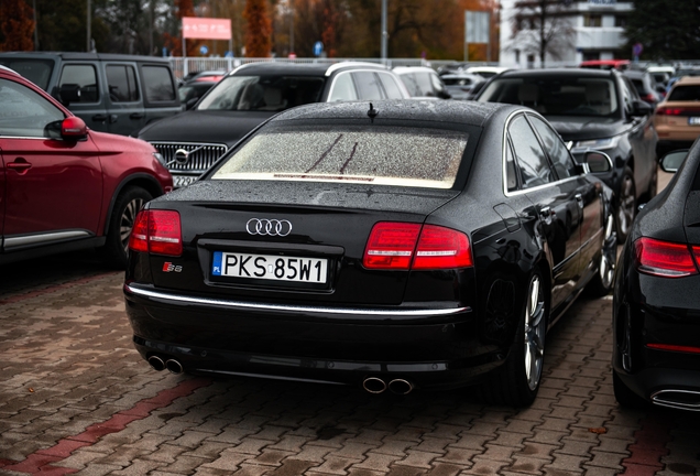 Audi S8 D3