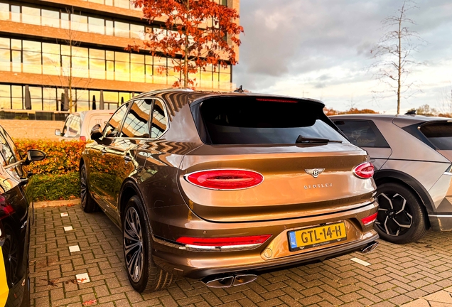 Bentley Bentayga Hybrid Azure 2024