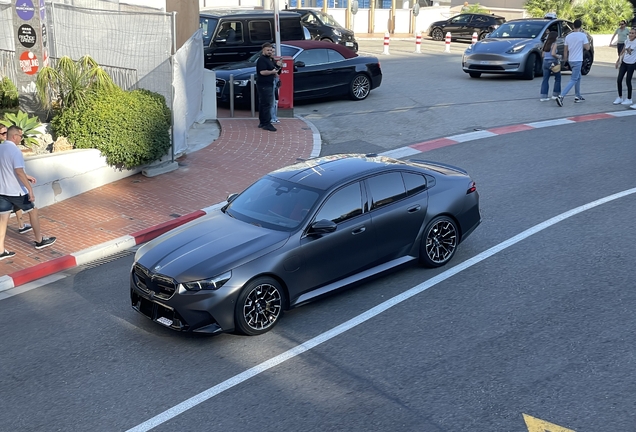 BMW M5 G90