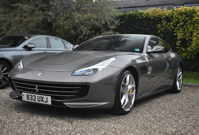 Ferrari GTC4Lusso T