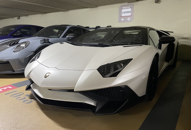 Lamborghini Aventador LP750-4 SuperVeloce Roadster