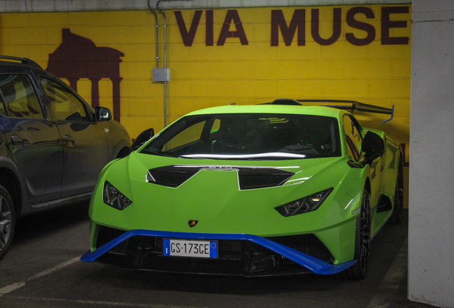 Lamborghini Huracán LP640-2 STO