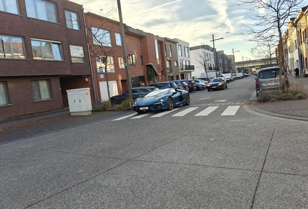 Lamborghini Revuelto