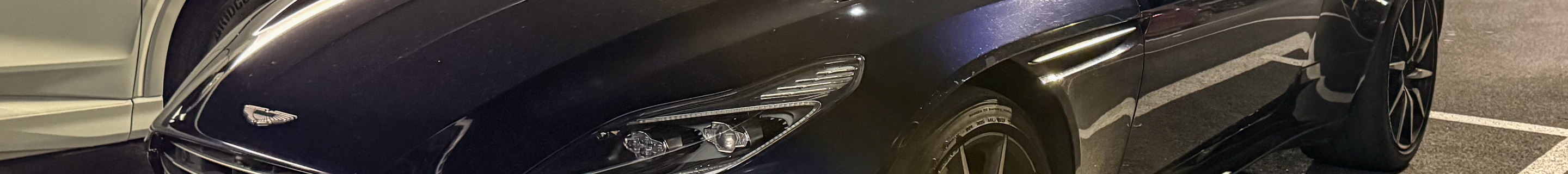 Aston Martin DB11