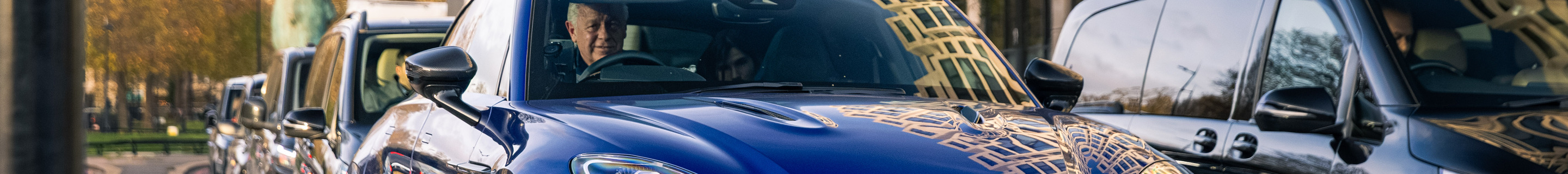 Aston Martin DBX707