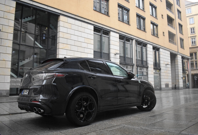 Alfa Romeo Stelvio Quadrifoglio 2023