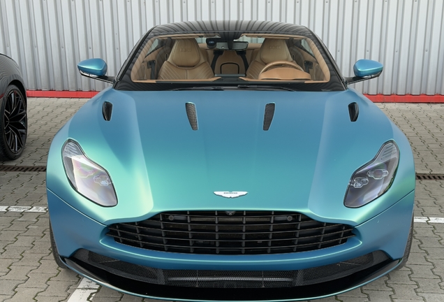 Aston Martin DB11