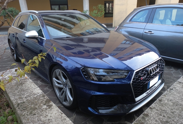 Audi RS4 Avant B9