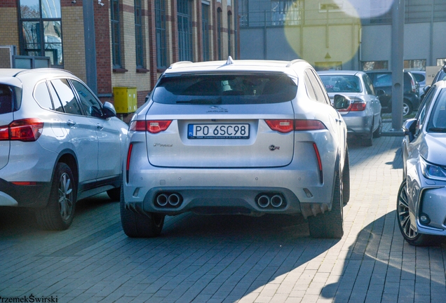 Jaguar F-PACE SVR