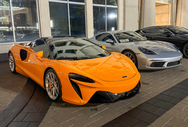 McLaren Artura Spider