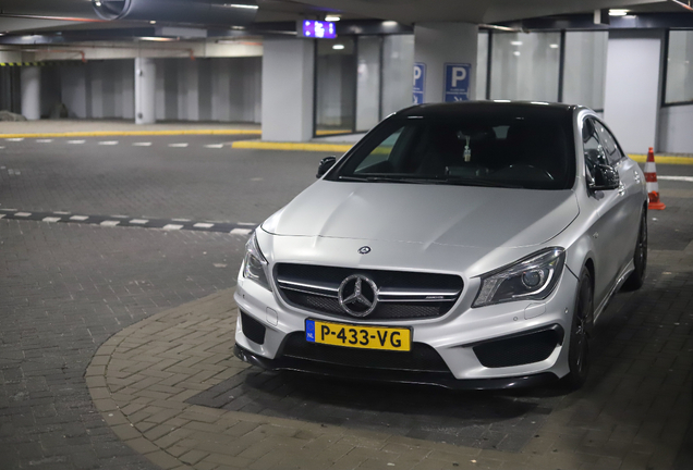 Mercedes-Benz CLA 45 AMG C117