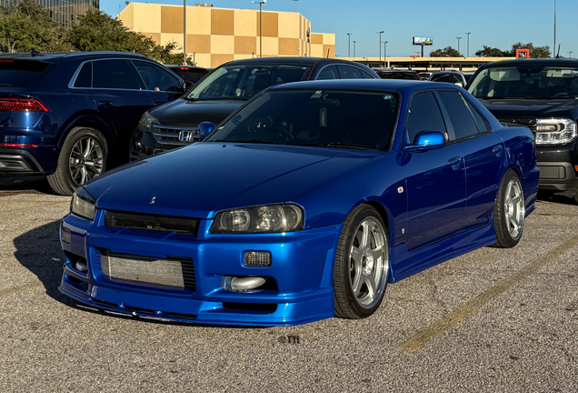 Nissan Skyline R34 Sedan