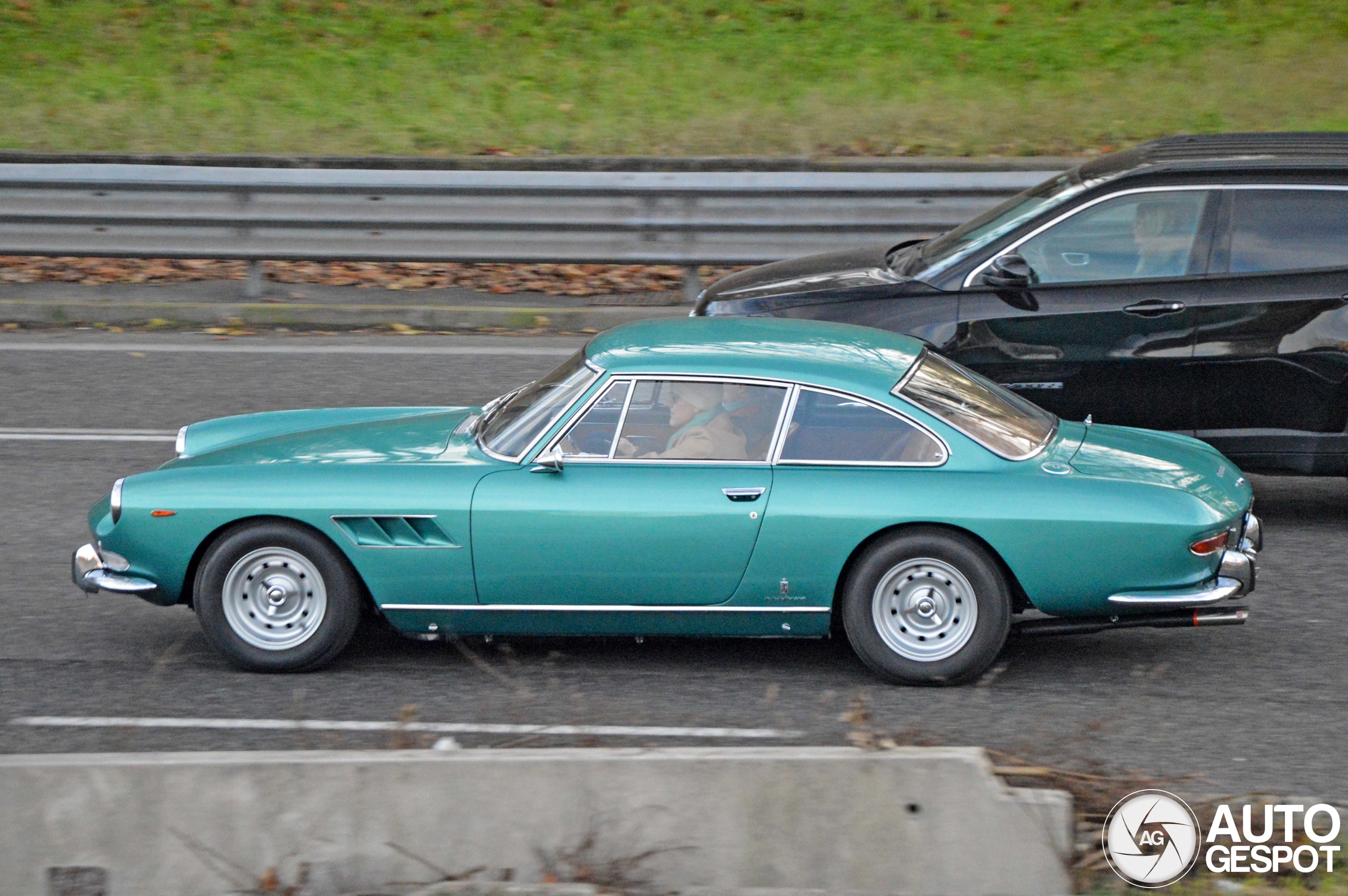 Ferrari 330 GT 2+2 Series II