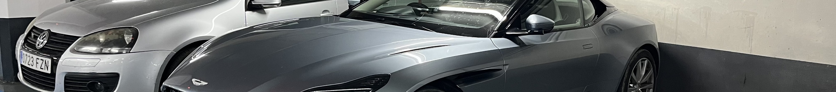 Aston Martin DB11 V8