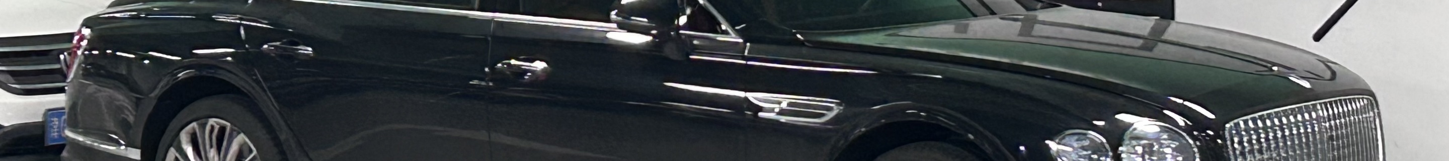 Bentley Flying Spur V8 Azure