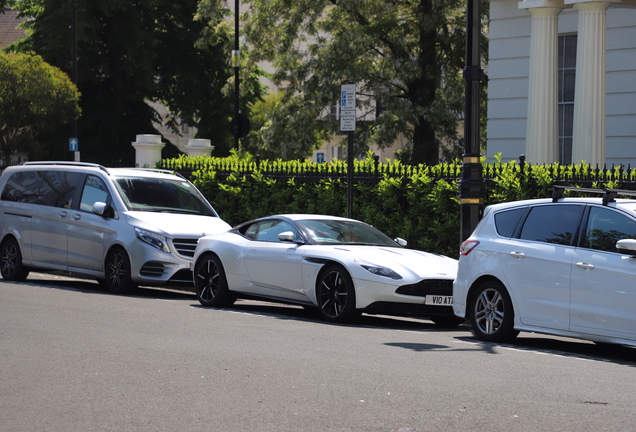 Aston Martin DB11