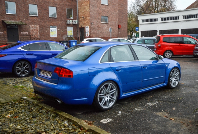 Audi RS4 Sedan
